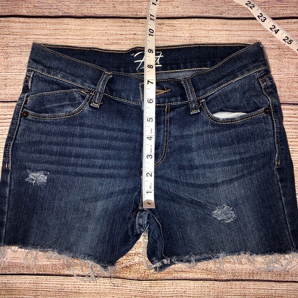 Cut-off Jean Shorts - Picture 6 of 6
